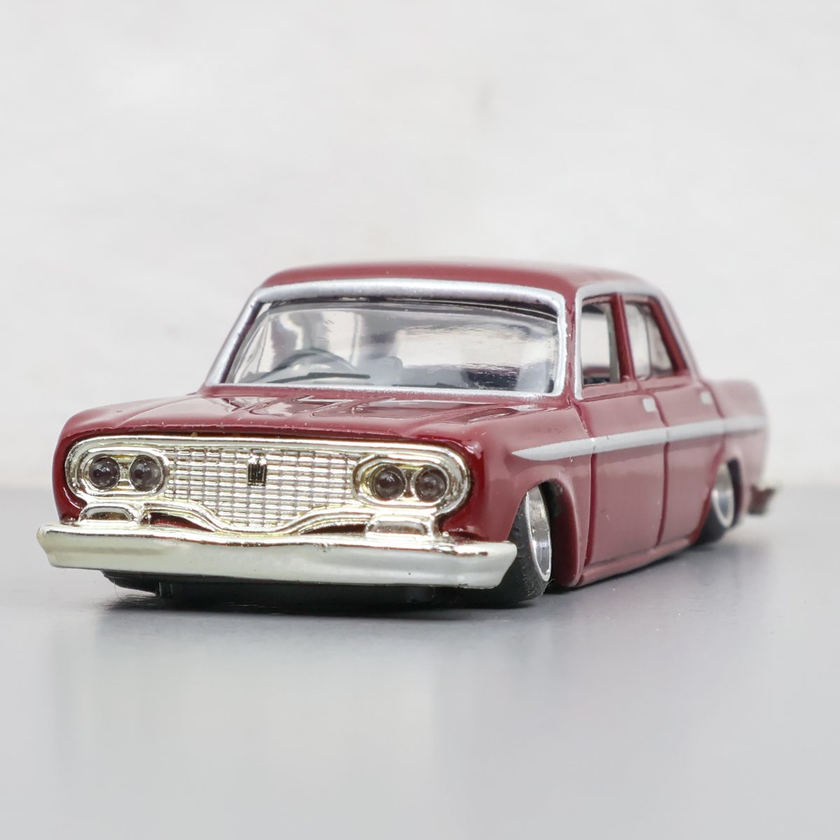 トミカ リミテッドヴィンテージ トヨペット クラウン (マルーン) LV-03c 改 TOYOTA CROWN 深リム ローダウン TOMY TEC